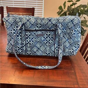 Vera Bradley Navy and White Geometric Tote